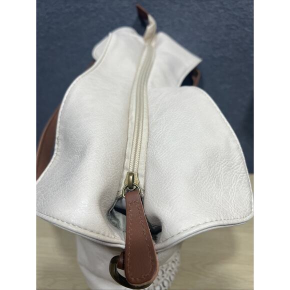 Clarks Ivory Perforated Block Pattern Faux Leather Detachable Crossbody Strap - Picture 4 of 13